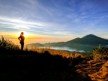 menikmati sunrise di Gunung Batur