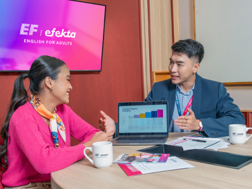 Sudah Bisa, Tapi Masih Bingung Tantangan Unik di Level Bahasa Inggris Intermediate Bersama EF EFEKTA English for Adults
