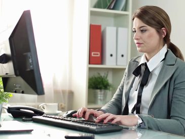 Digitalisasi Layanan DLH untuk Efisiensi Pengelolaan Lingkungan